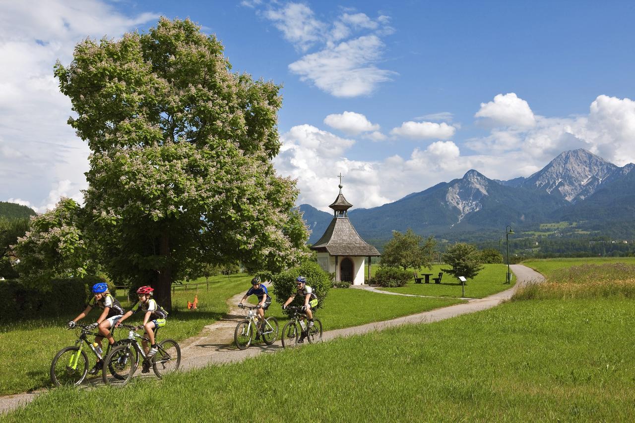 Hotel Schoenruh Drobollach am Faakersee Bagian luar foto